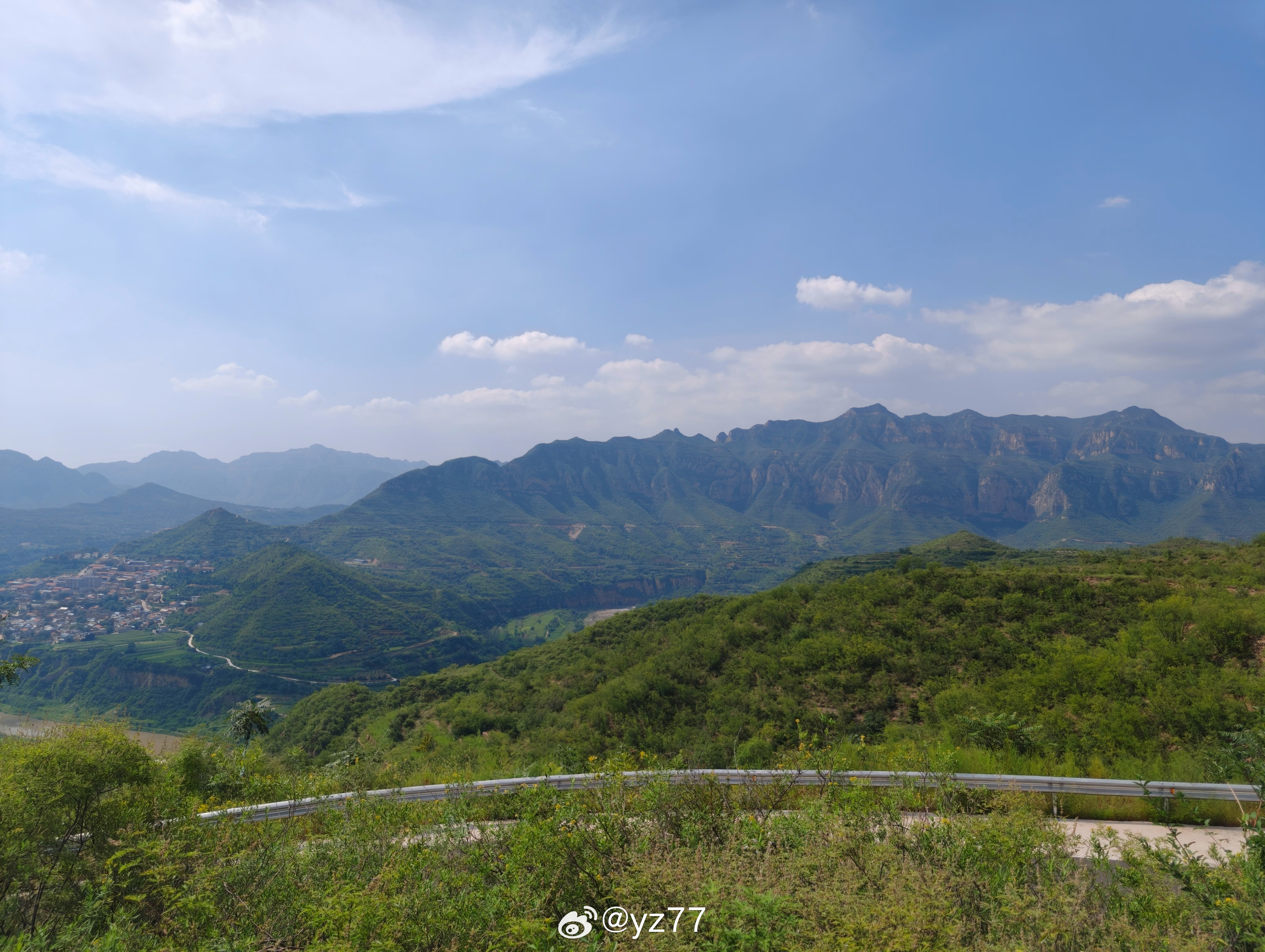 又开这个电驴进山玩了一圈，尺寸适中适合我钻这种没什么人的窄路，空间够大，动力够用