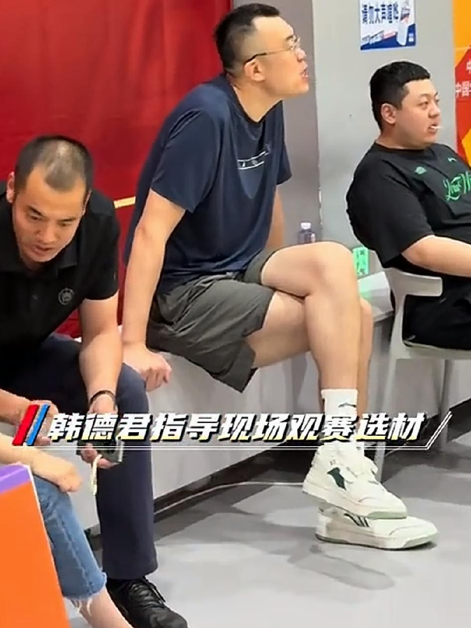 首先我得先说一下：一个球队想要夺冠！那他得必须要做到以下2点：
1，就是你的国内