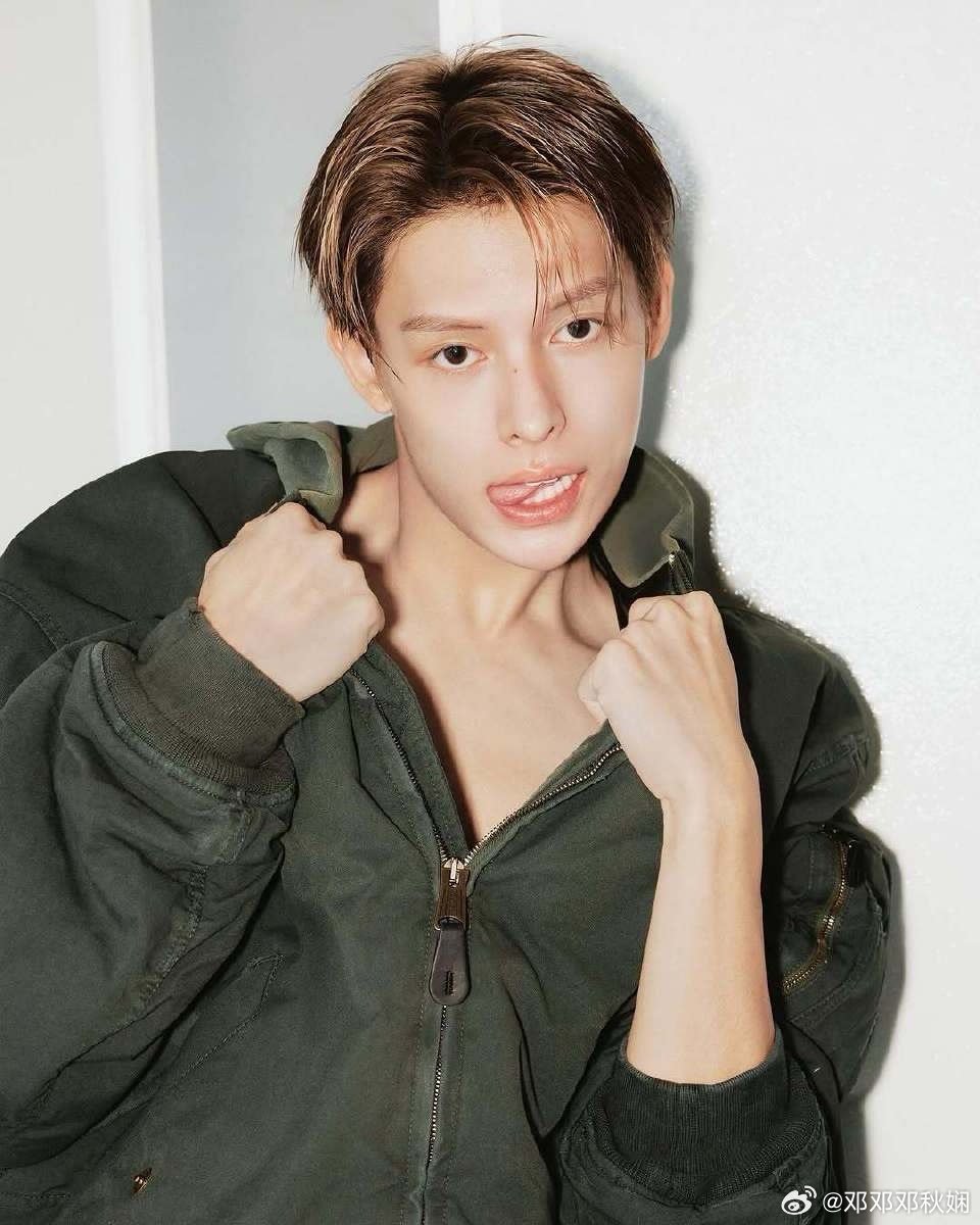 赵雨凡JAMES  🦅赵雨凡骨相天才  我们JAMES真的太帅了😘😘 