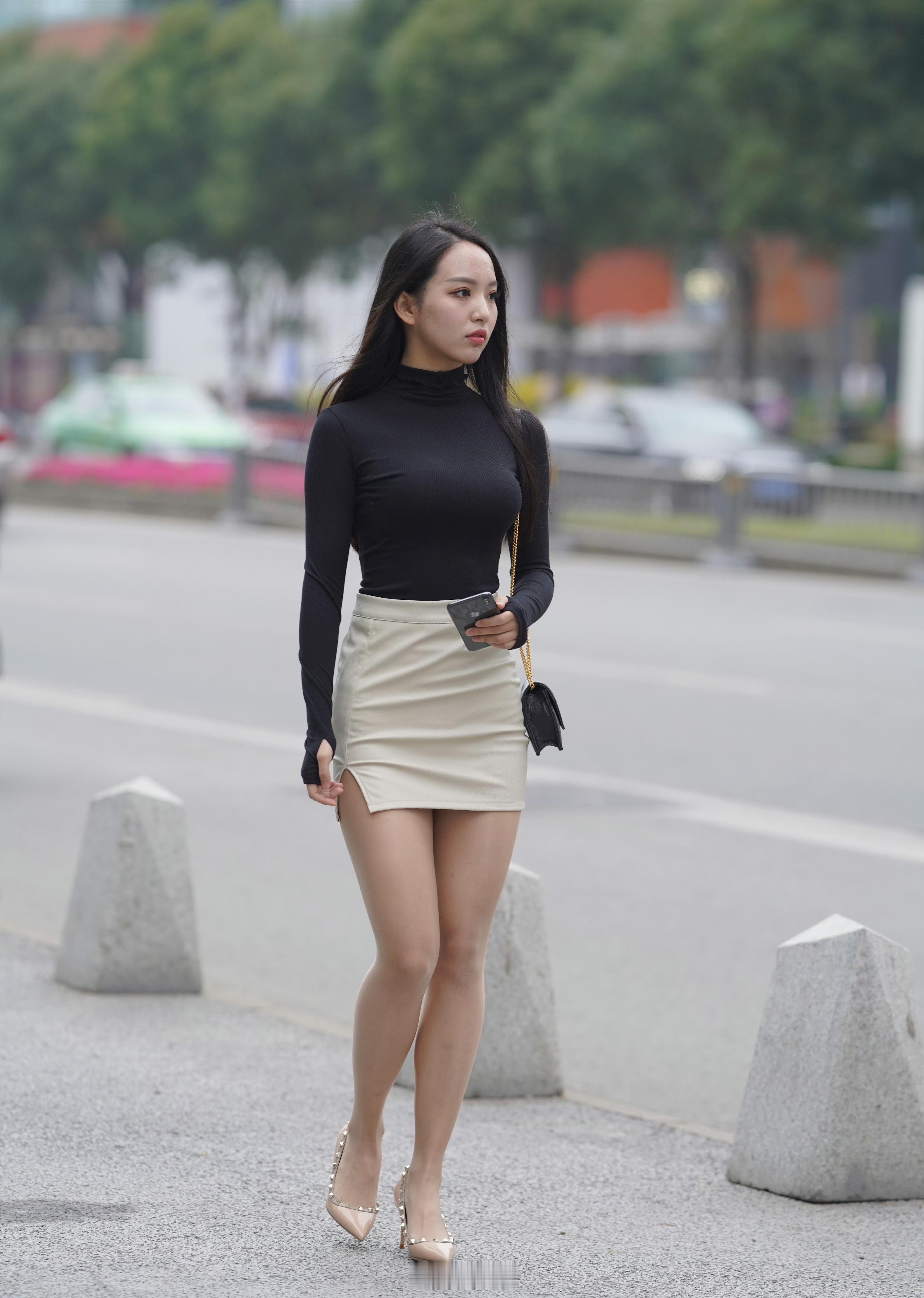 小姐姐出门逛街了 ​​​