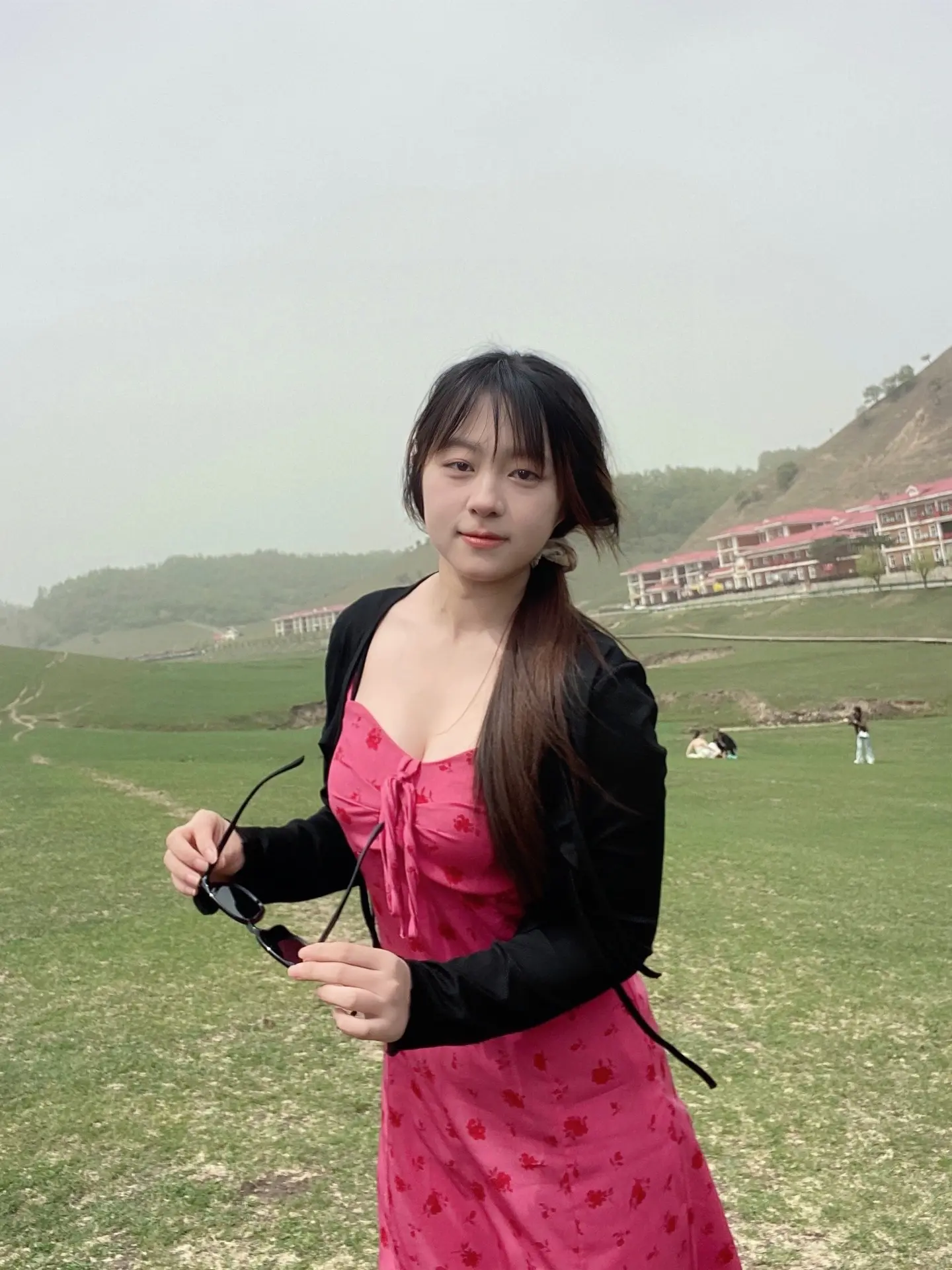 人终向前走 花自向阳开