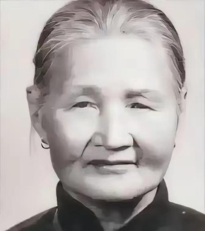 1940年，21岁的八路军政委蔡永，被叛军追赶，18岁姑娘郭瑞兰为救他，假扮他的
