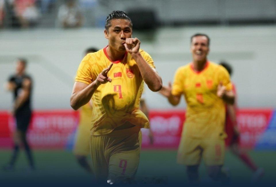 国足2-1新加坡下场战泰国 塞鸟处子球张玉宁点射朱辰杰失误送礼6月5日讯 北京时