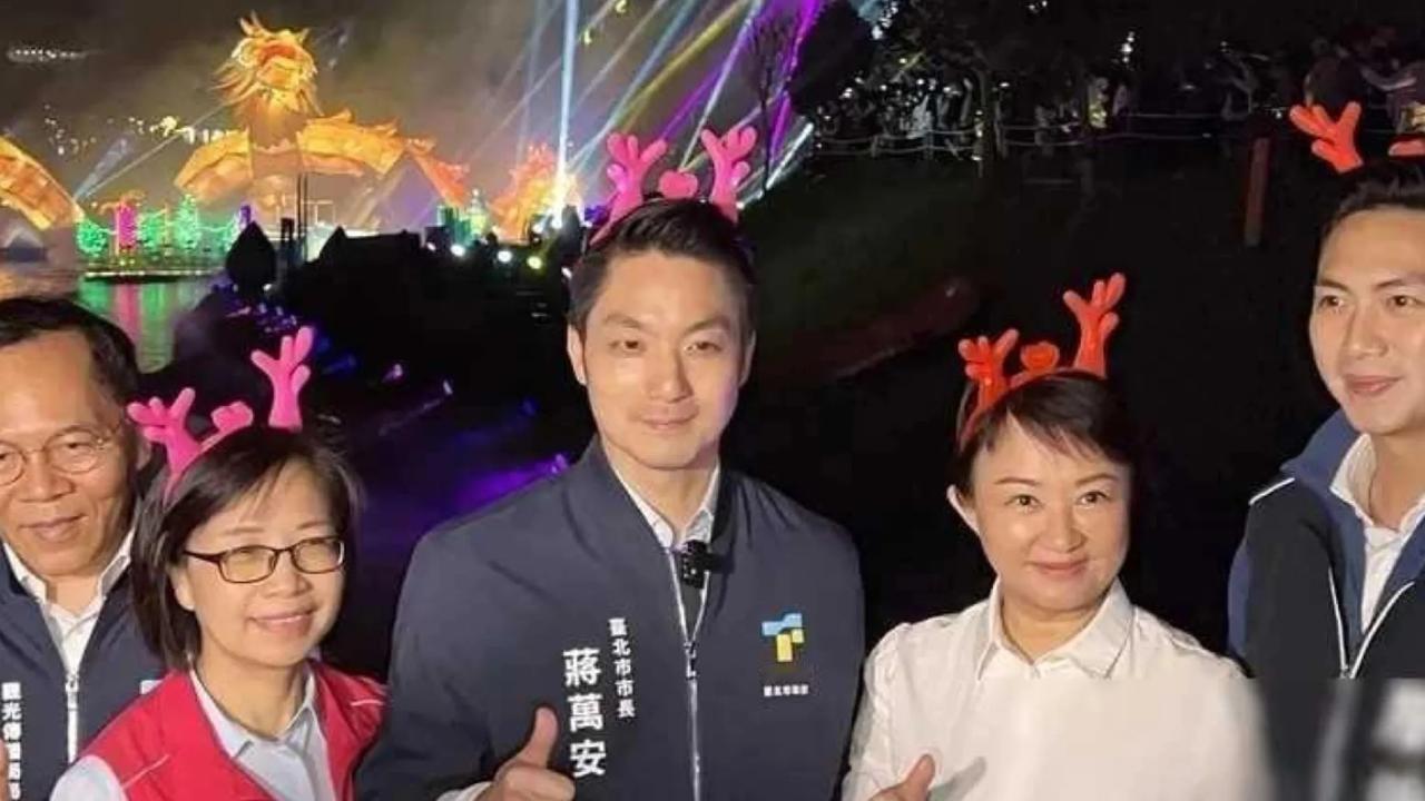 蒋万安最近出席了多场灯会活动。在这中国最隆重的传统春节，他与市民们一起享受着美好