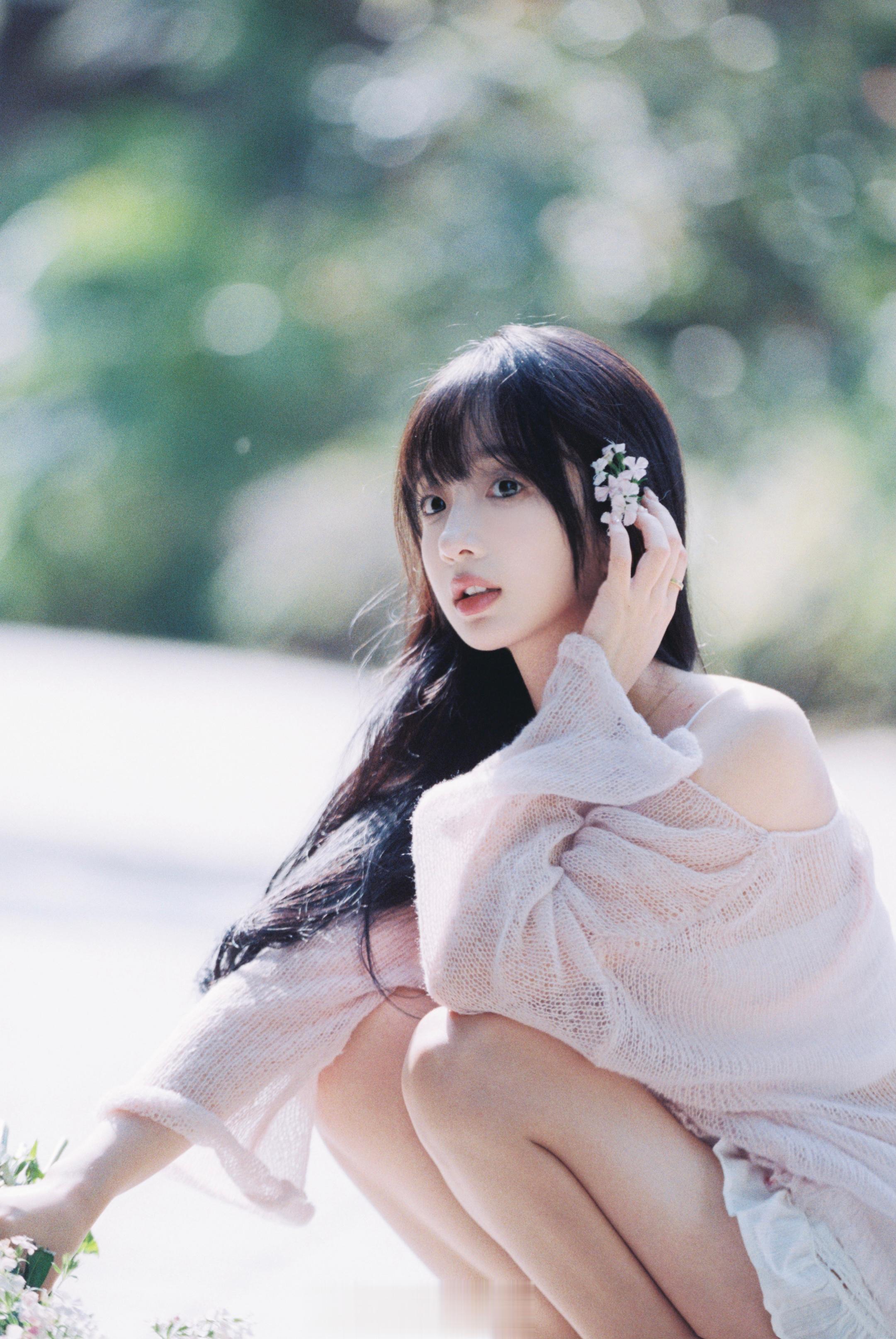 小乖 记得偶尔送自己花花 爱自己多一点💐 ​​​