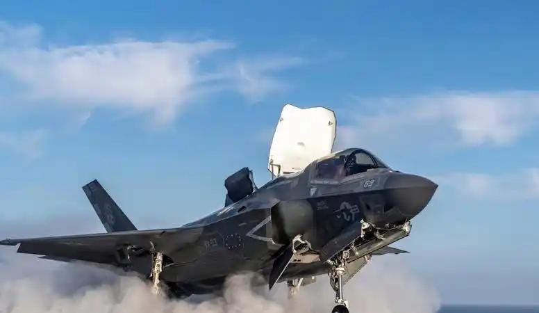 美军F-35如果从冲绳起飞，约20分钟就能飞抵中国沿海，可中国东风-17从发射到