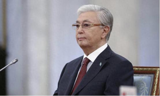 哈萨克斯坦总统托卡耶夫宣布哈萨克斯坦拒绝超级总统制政府形式
 
先说说啥是“超级