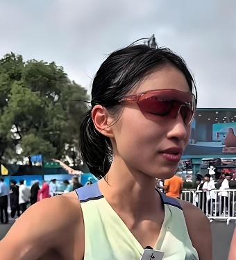 36岁的张水华辞职后，在马拉松领域，混的风生水起。
作为一名护士，她原本是想多一