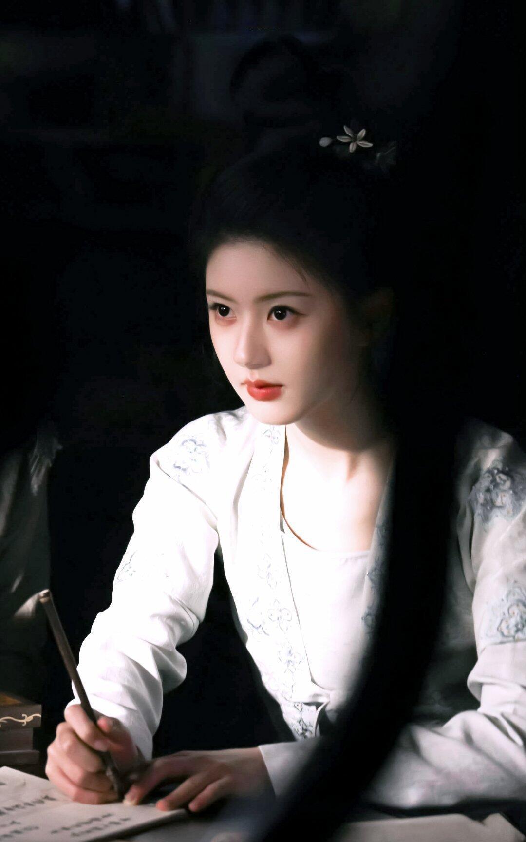 #端午真的被赵露思养得很好#太好看了，我疯狂存图，不管外界如何评判，端午真的是个