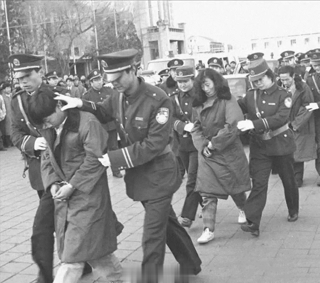 1983年，成都，犯流氓罪的青年。 ​​​