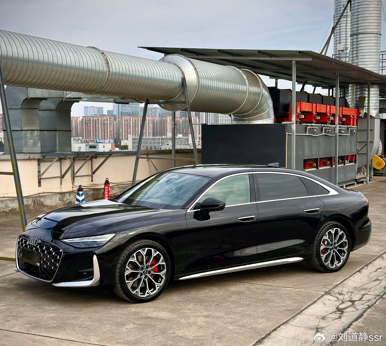 今天试一下新款A6L看看开起来怎么样？大家有没有对新款哪里有疑问❓的可以告诉我哟