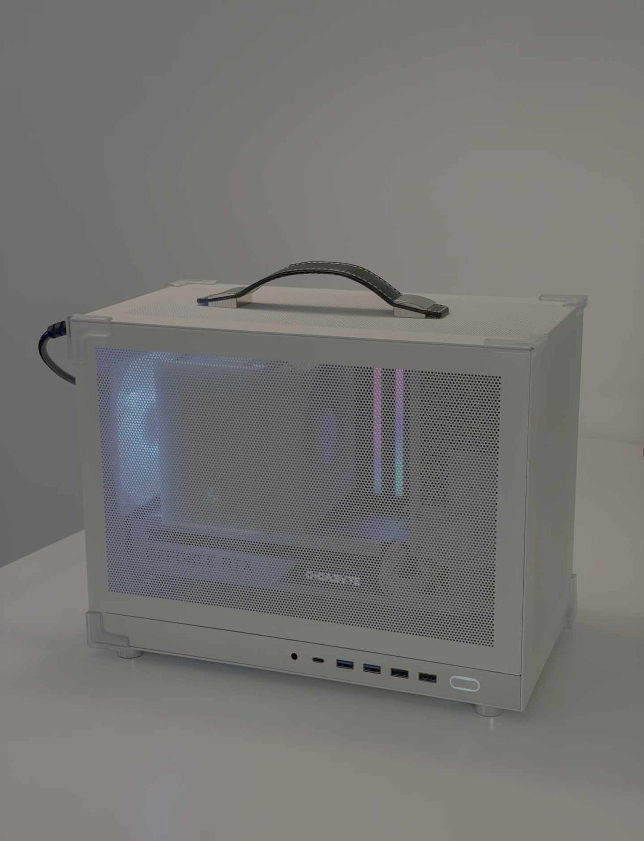 布达佩斯出电脑主机
紧凑机箱可塞入20寸行李箱！价格私聊
CPU：Intel 1