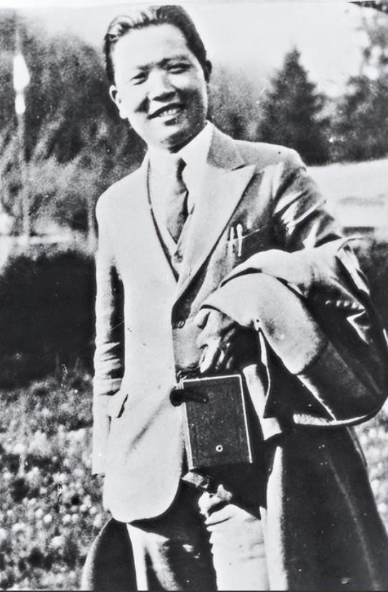 1949 年冬季，迪化（今乌鲁木齐）气温低至零下二十多度，驻疆解放军与当地百姓深