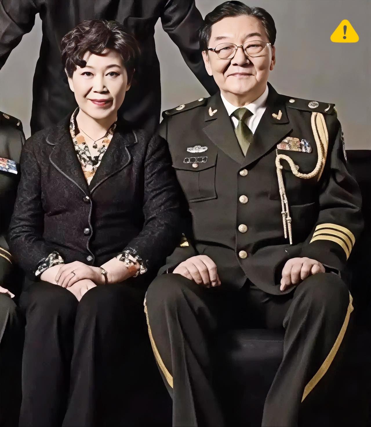 翟俊杰走了
他最放心不下的
不是他倾注一生心血的电影事业，而是他的妻子张春如
