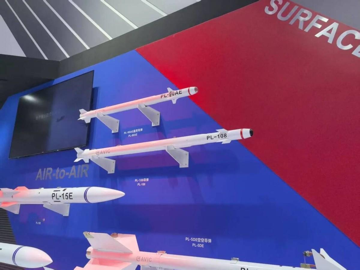 9月8日，中国航空工业集团发了一张照片，把一件事坐实了：埃及国际航展上，霹雳-1