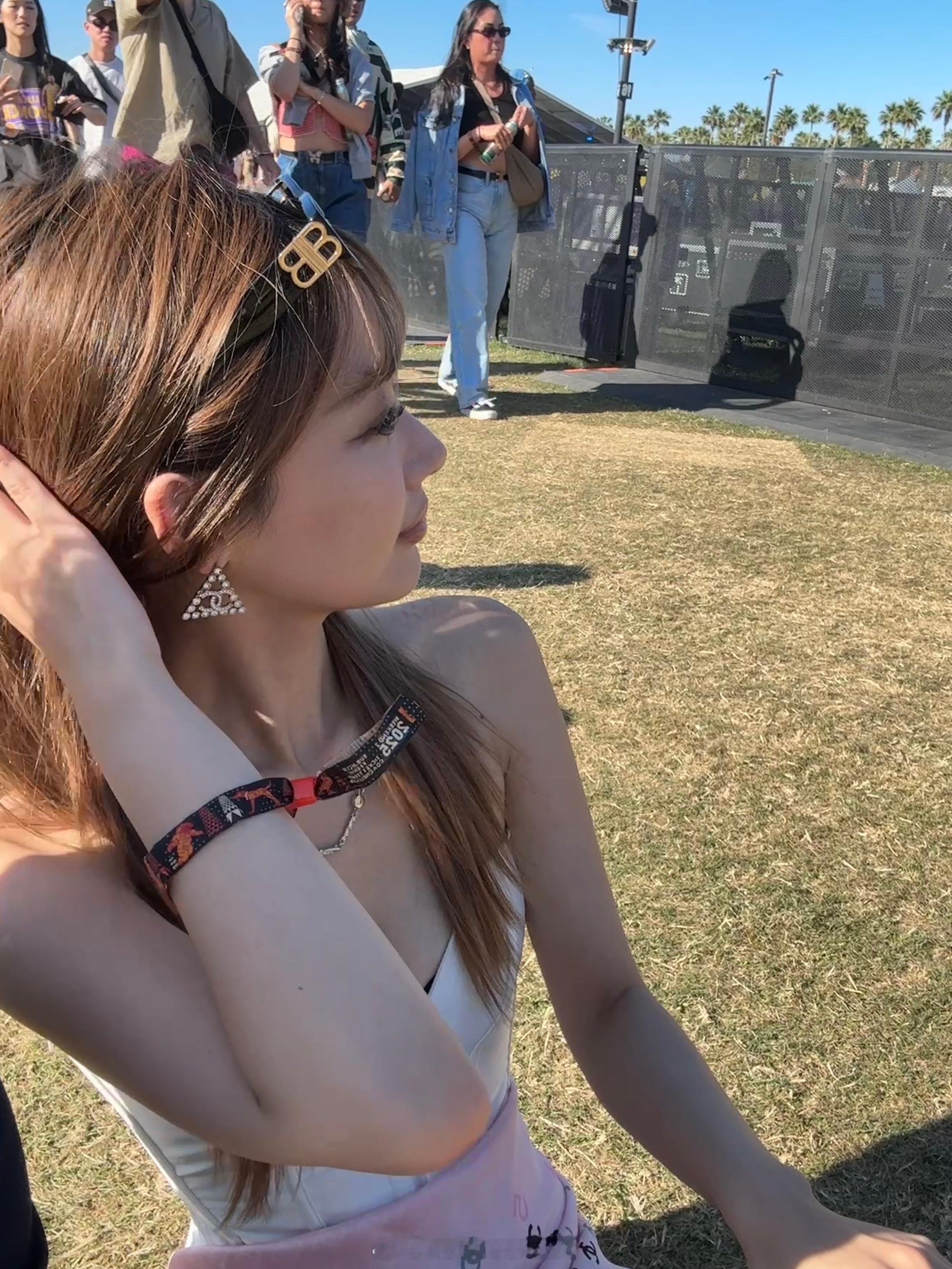 coachella 人有些老玩一天就已经累到不行  ​​​
