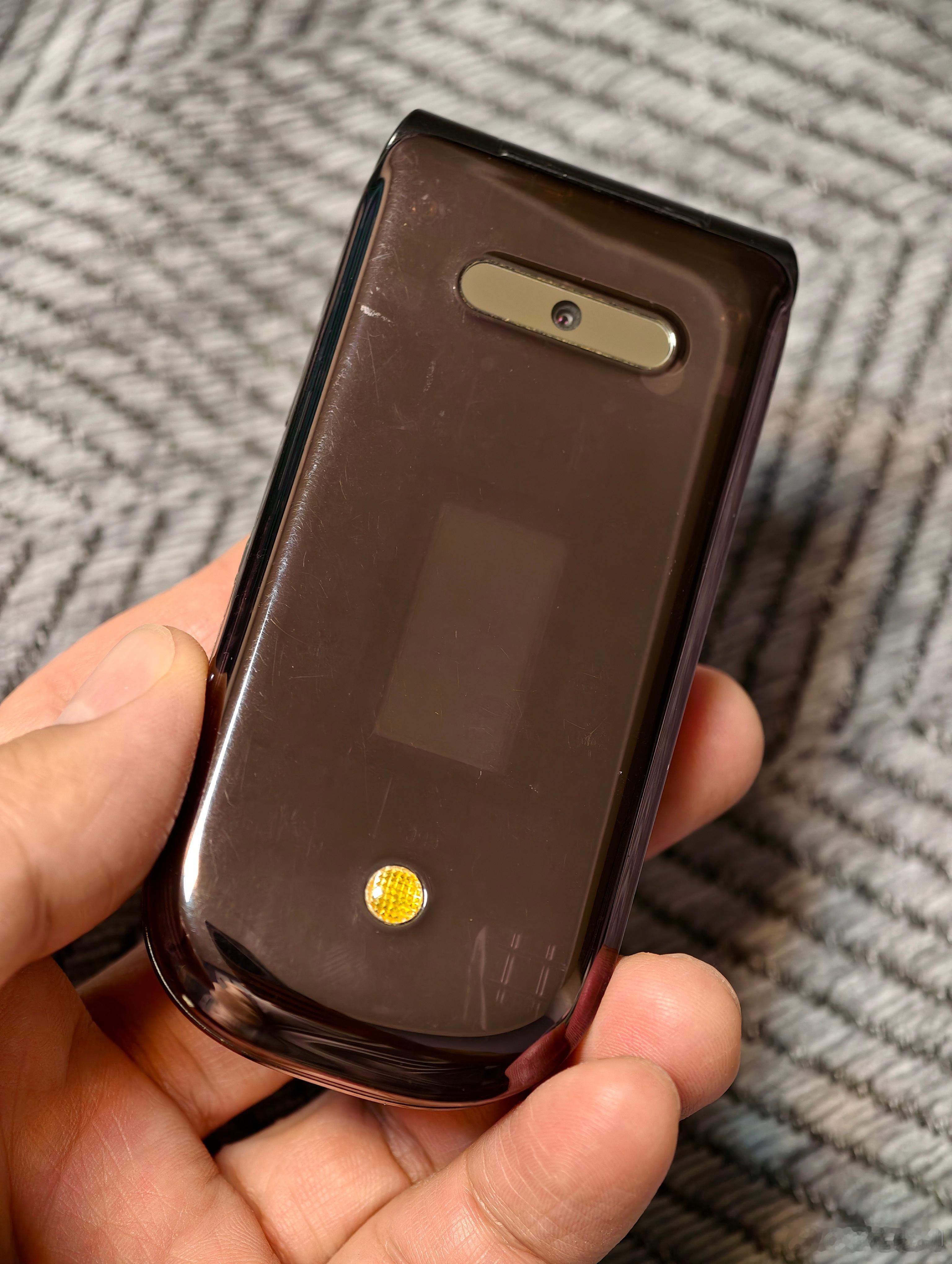 第一代华为的WCDMA 3G手机，那还是十六年前的2009，华为没有自己的品牌和