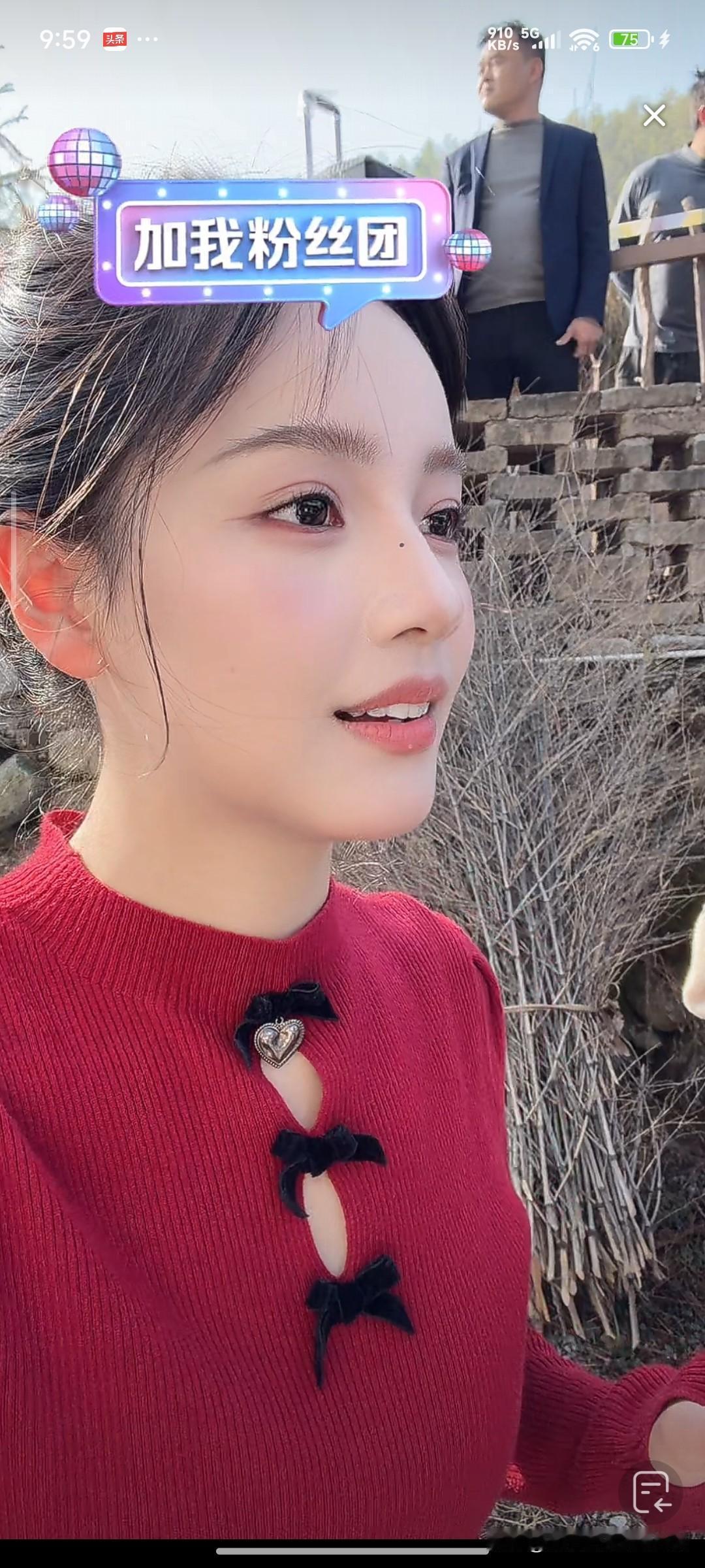 免费杀猪宴+美女主播，你冲不冲？
这波“乡村流量密码”
 
谁能拒绝一顿免费的杀