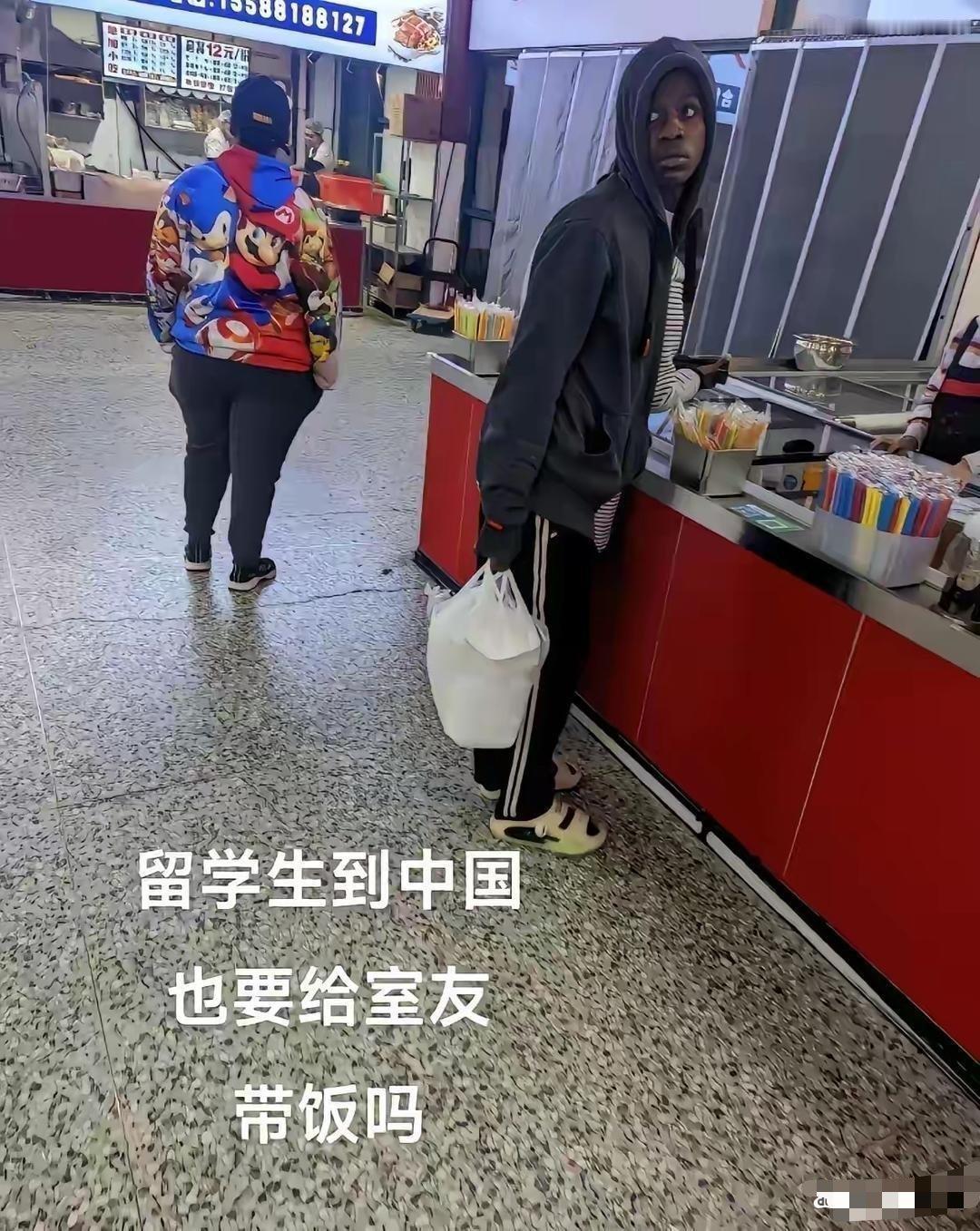 果然谁来中国都滴入乡随俗！