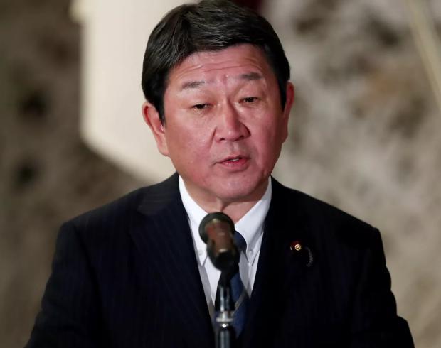 马尼拉外交现场尽显格局差距，日本苦等四天落空，中方态度早已一目了然。

国际外交