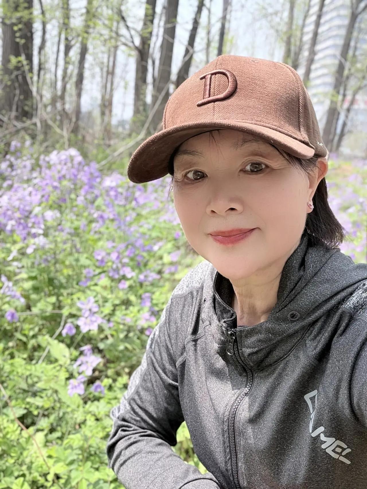 沿途一路美景相伴，绿色低碳骑行上班 感受春的气息 春暖花开奔你而来 享受大自然 