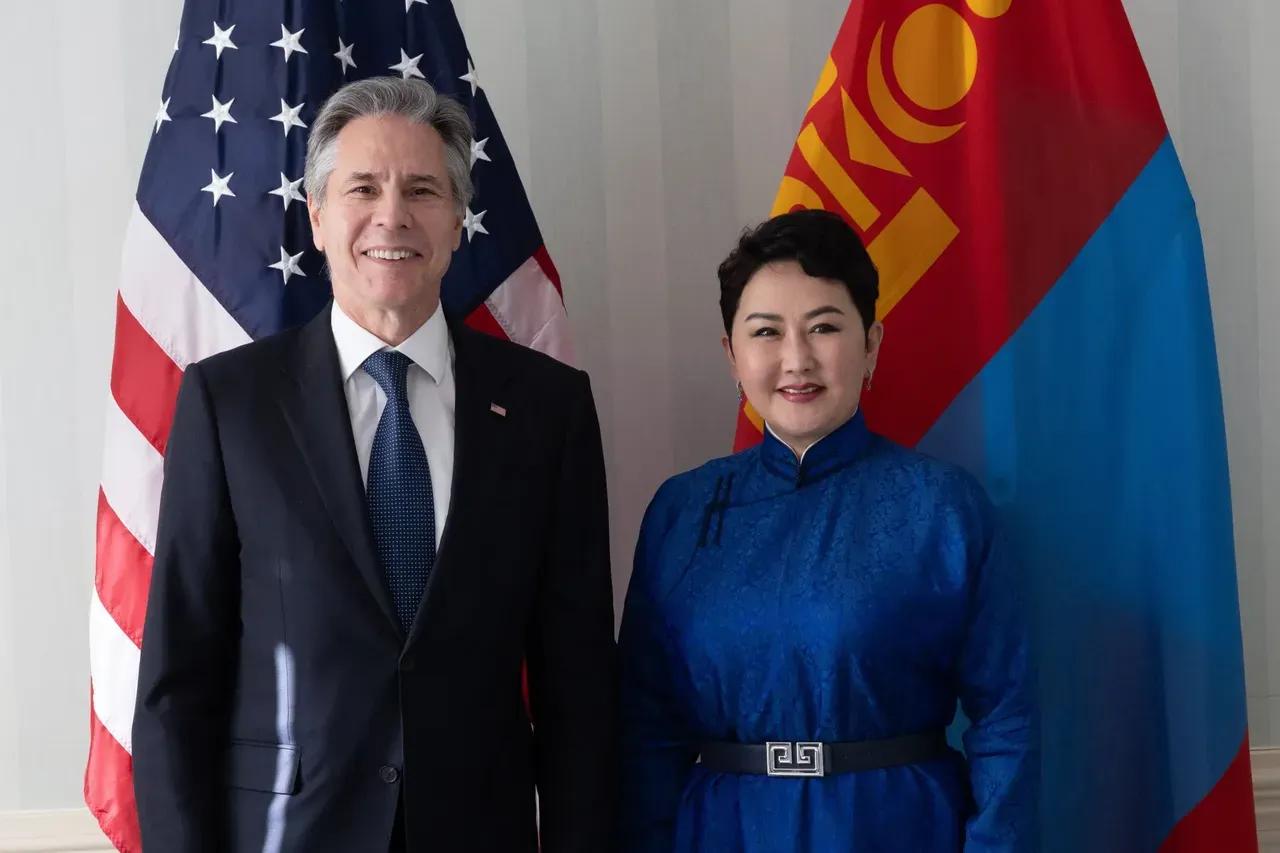 布林肯昨天在德国慕尼黑会见蒙古国外交部长巴特策策格，双方讨论了进一步扩大伙伴关系