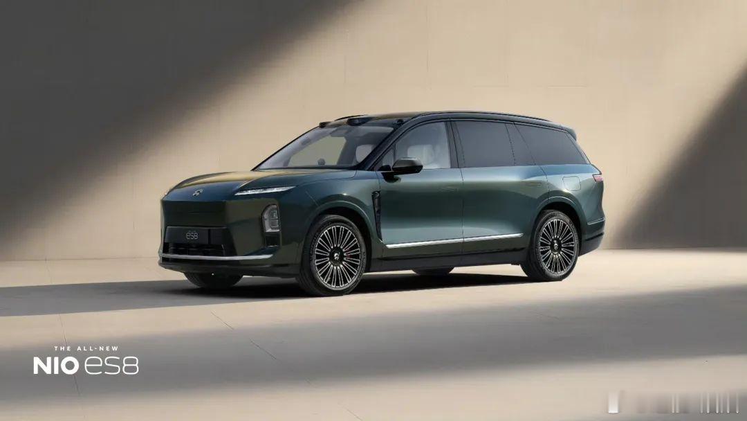 蔚来全新 ES8 定位 “全场景科技旗舰 SUV”，起售价降低，租电模式门槛更低