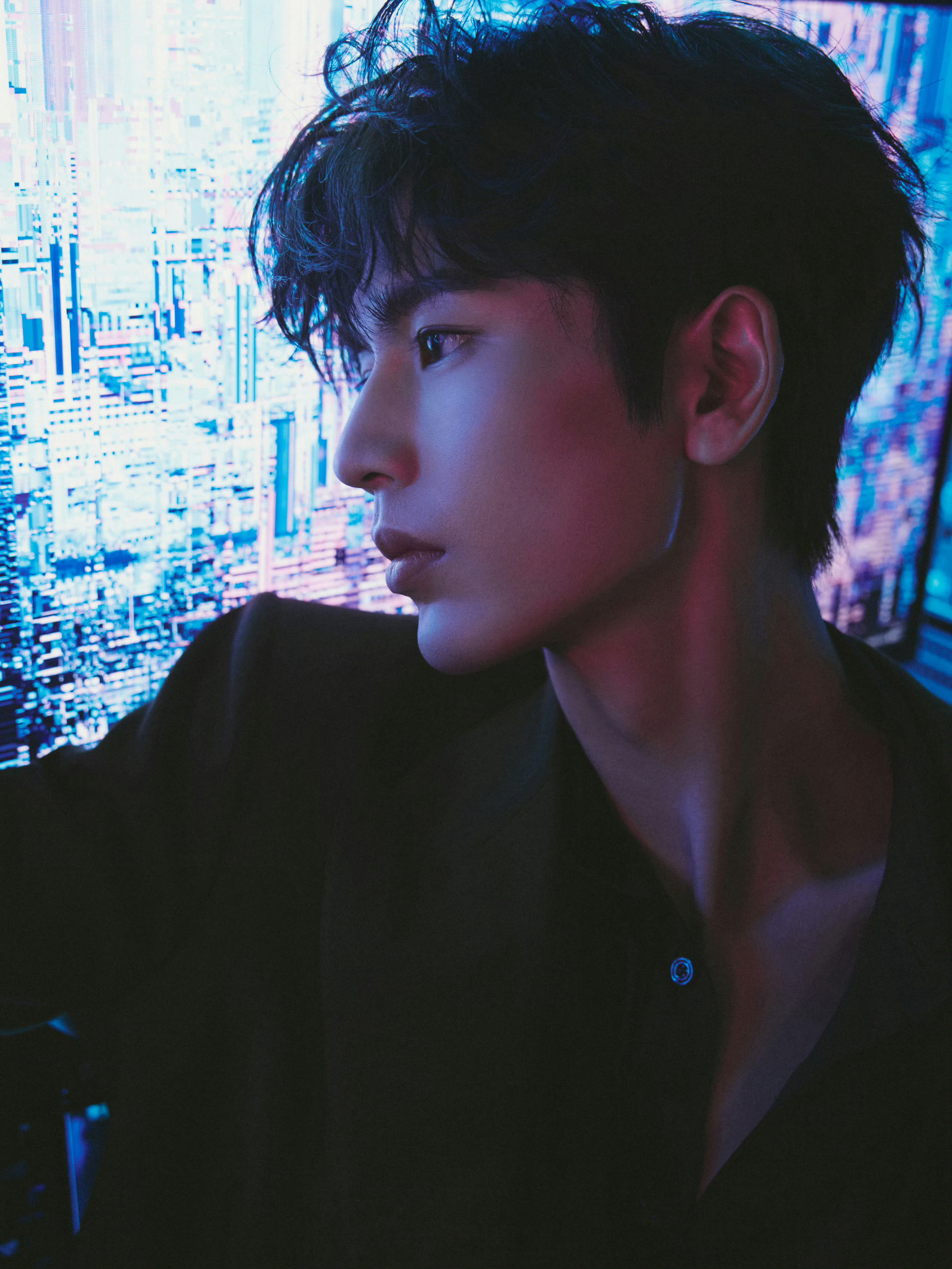 张凌赫1230生日快乐角色百变，时尚王者。祝生日快乐🎂。期待《逐玉》《这一秒回