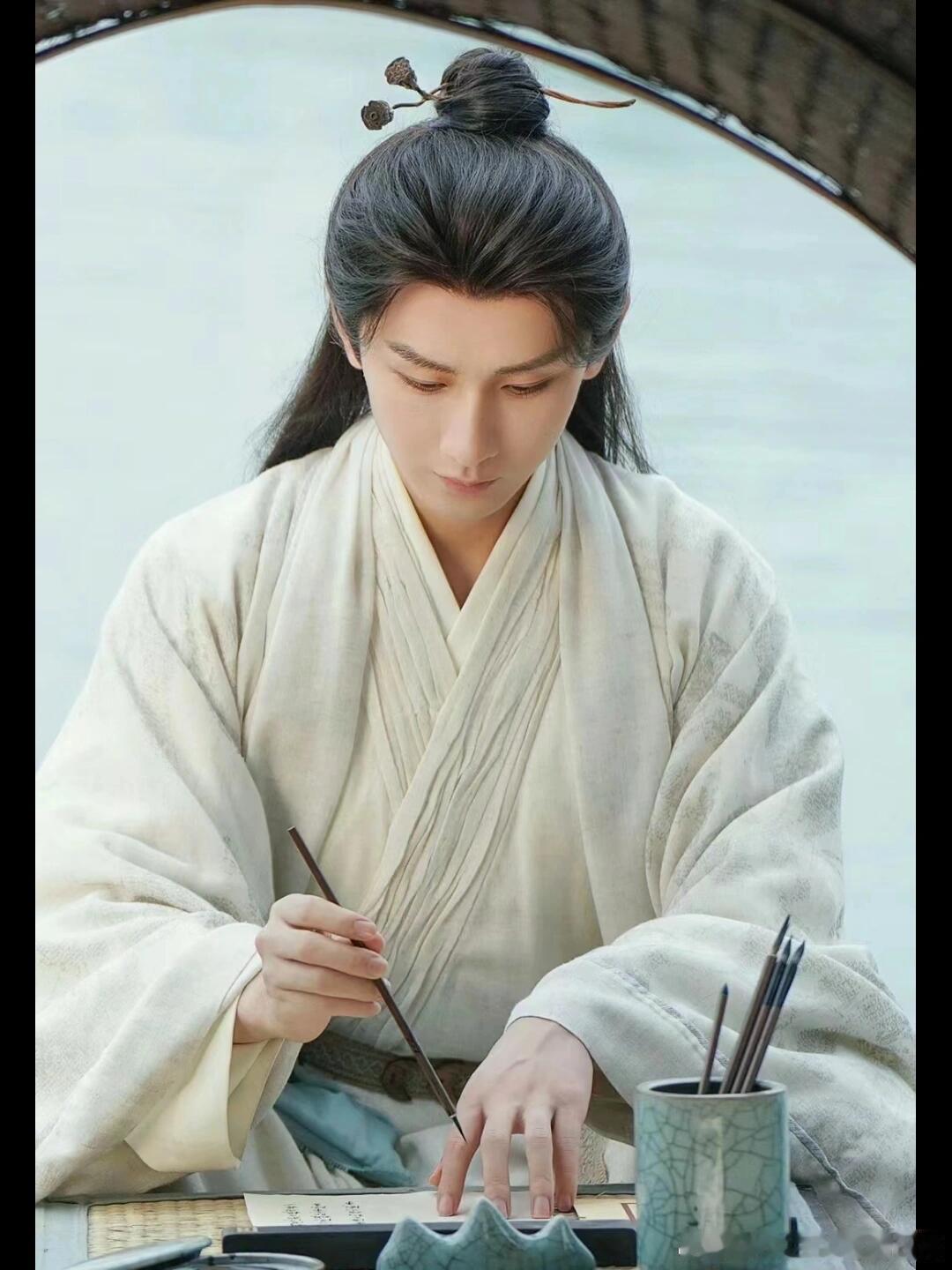 #成毅李莲花李相夷#“是名满天下的李相夷，亦是隐入尘埃的李莲花”从前那样不错，现