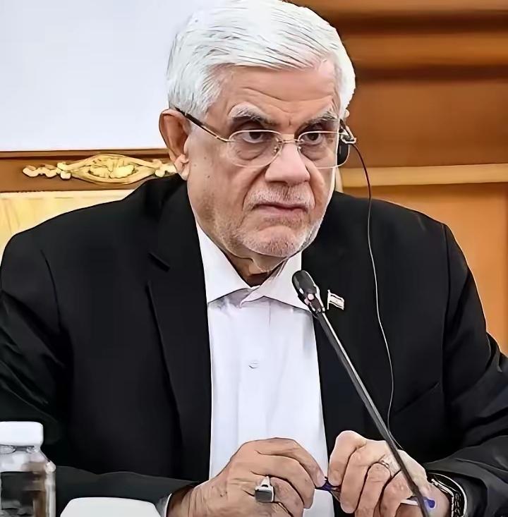 伊朗新消息
伊朗第一副总统阿雷夫与伊斯兰革命卫队联合宣布：3月8日，伊朗对外释放