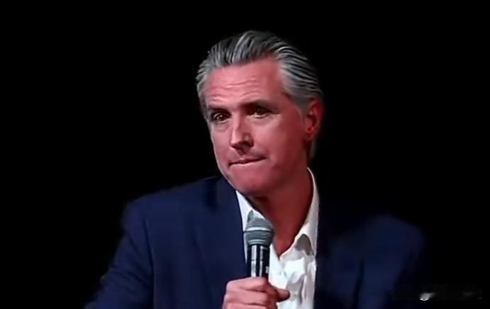 加州州长加文·纽森声称，自己能走到今天，政治上要归功于一位非凡人物——威利·布朗