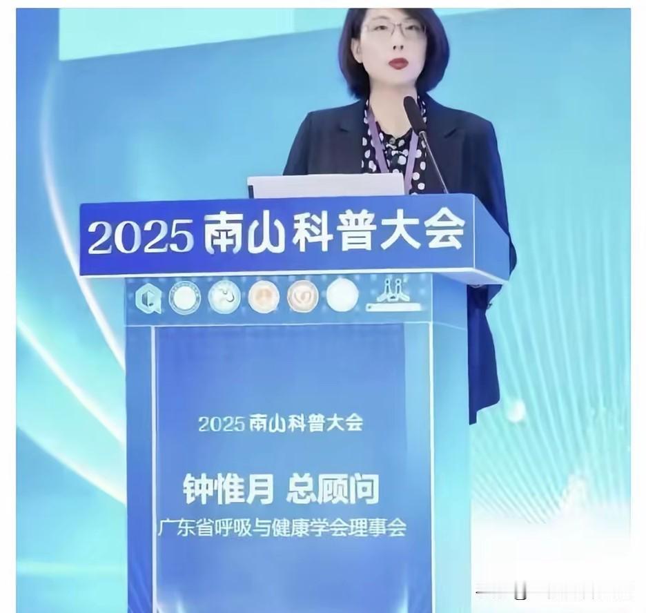父亲是卖猪肉的，儿子差不多也是卖猪肉的，老爹是写书的女儿成了诗人，父亲是搞医疗的
