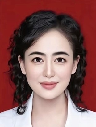 医生10级美颜照已换回正常 这位医生也太搞笑太幽默了吧，自己拿自己照片开玩笑，先