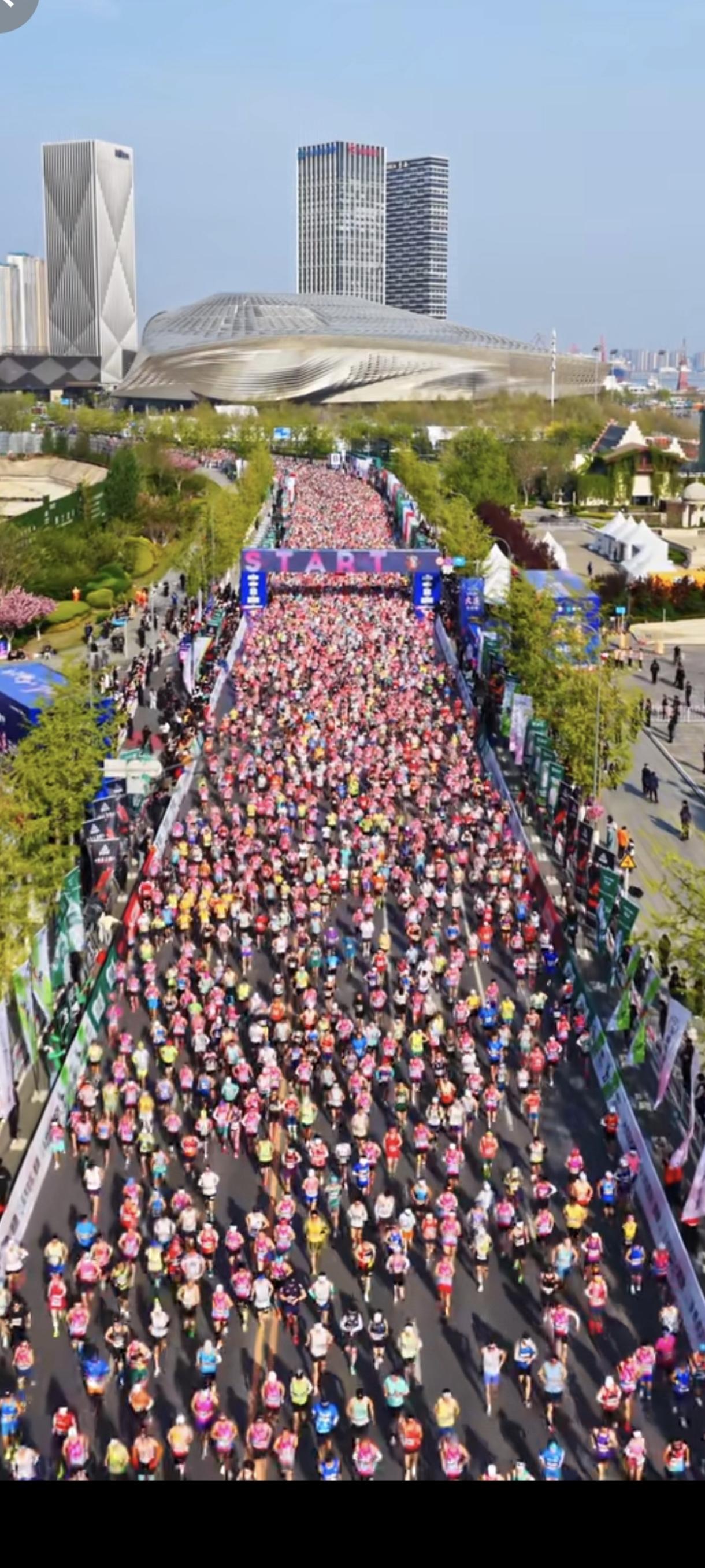 大连这马拉松跑的，仨字，太震撼了！
