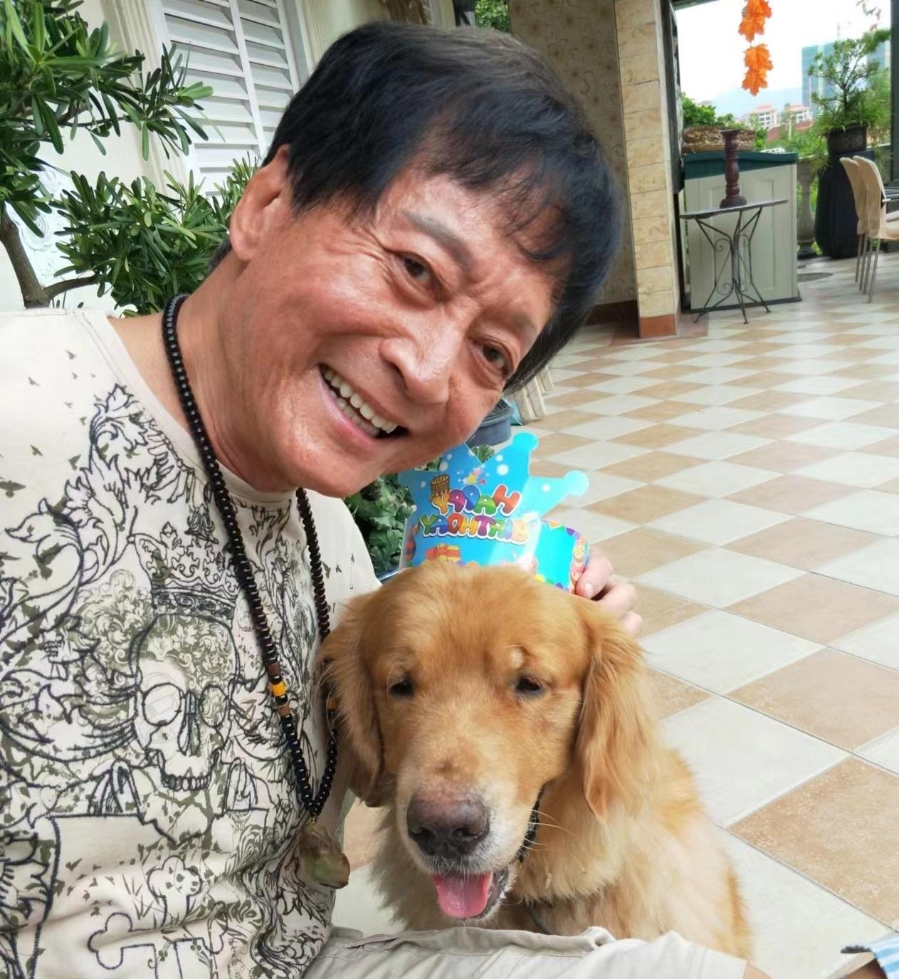 他以前在香港拍过很多出名影视作品，一般都是饰演反派角色，演技真的非常厉害，他今年