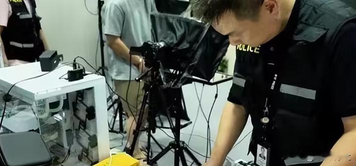 特大封建迷信诈骗案破获

据报道，南京秦淮警方今年7月捣毁一个以封建迷信为幌子、