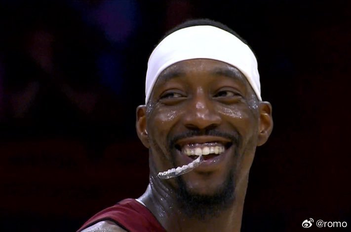 阿德巴约83分的各方评论👀👀🔹ESPN的蒂姆·麦克马洪:"他被三人包夹居然