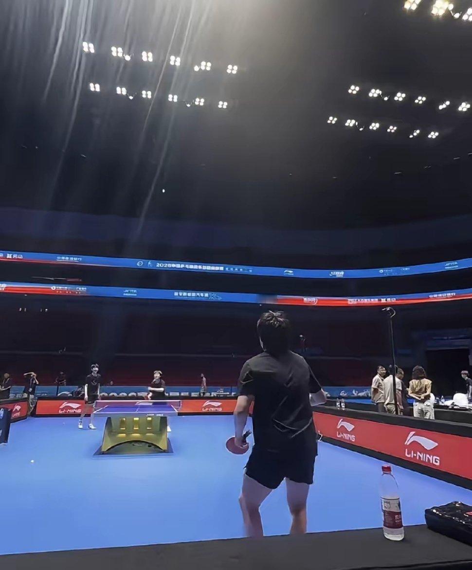王楚钦已在雄安开练王楚钦到达雄安后已经跟队友一起训练了🏓🏓李和宸和于海洋成为