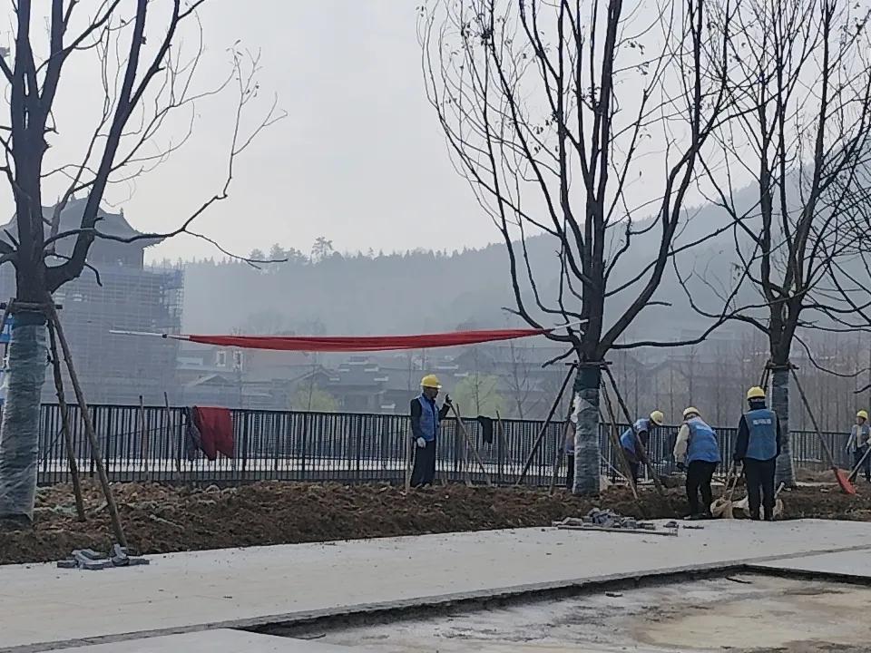 农民工，做什么不重要，只有是力所能及的事情都可以，只要可以赚钱，真诚朴实的话语