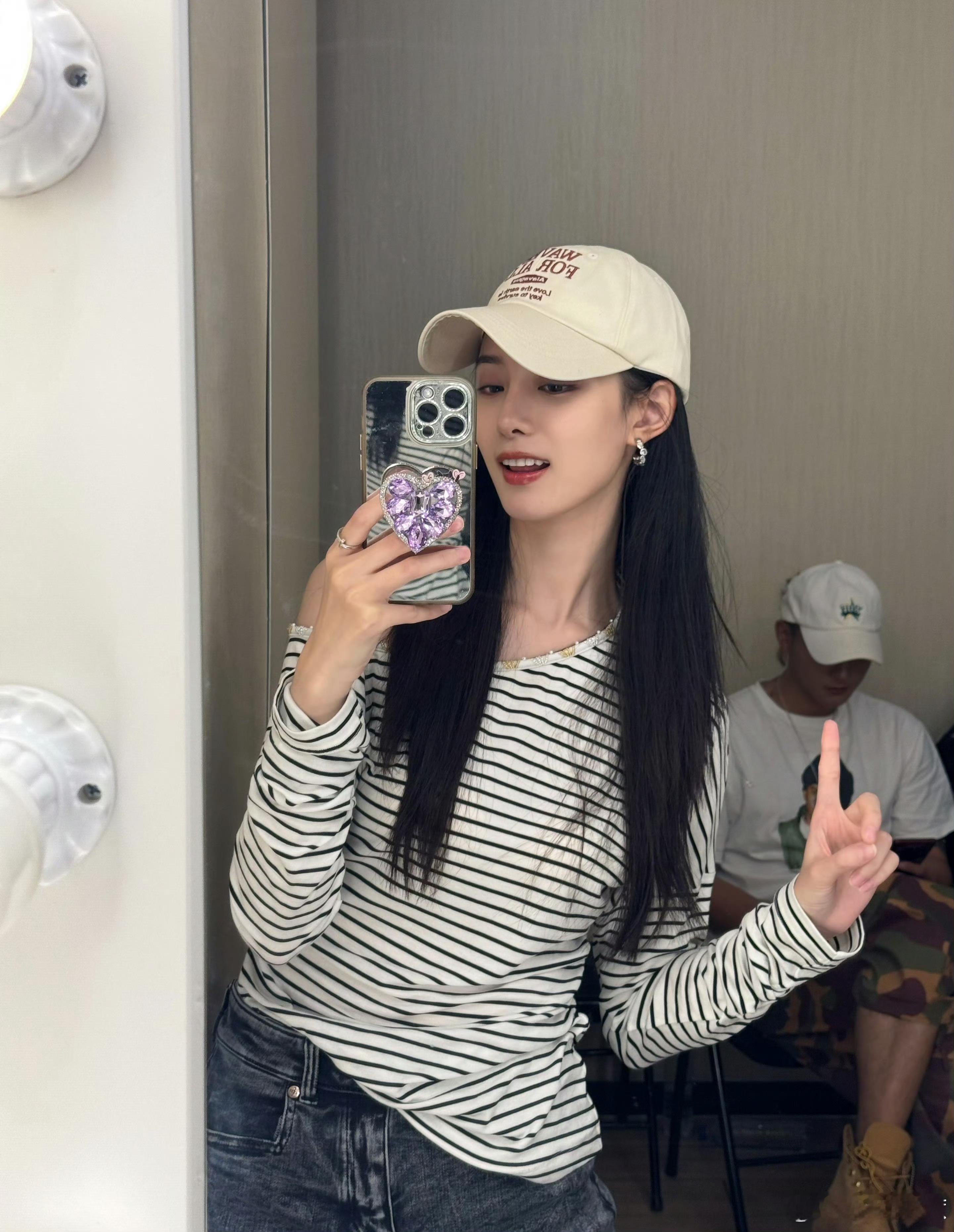 黄子韬徐艺洋要上夫妻舞台综艺了 网友们终于等到黄子韬和徐艺洋的婚综节目！他们将首