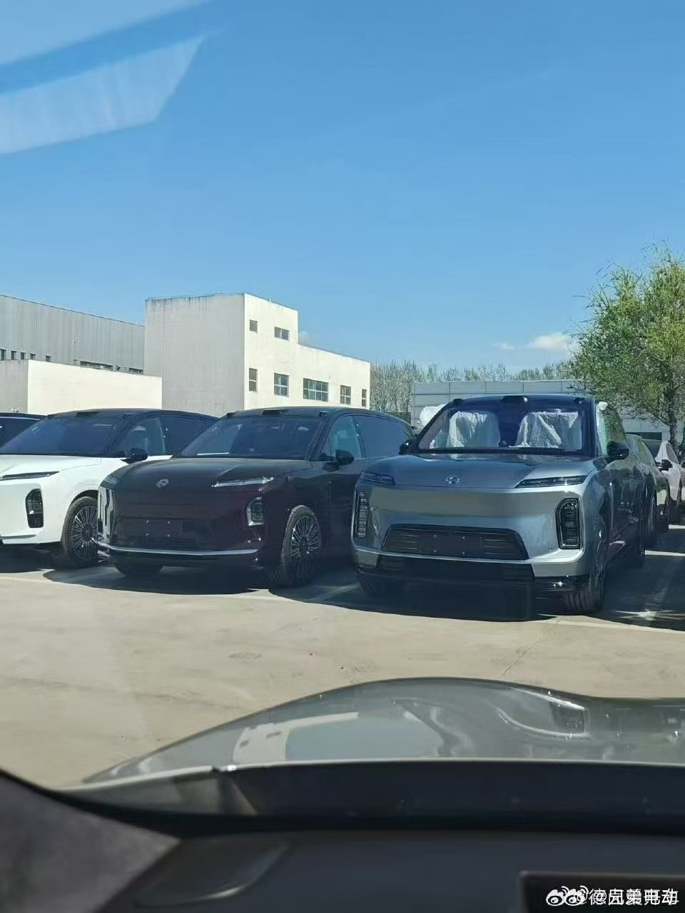 车长已经达到5280之巨的全新es8从来没有这么小家碧玉过。。。。兄弟电动