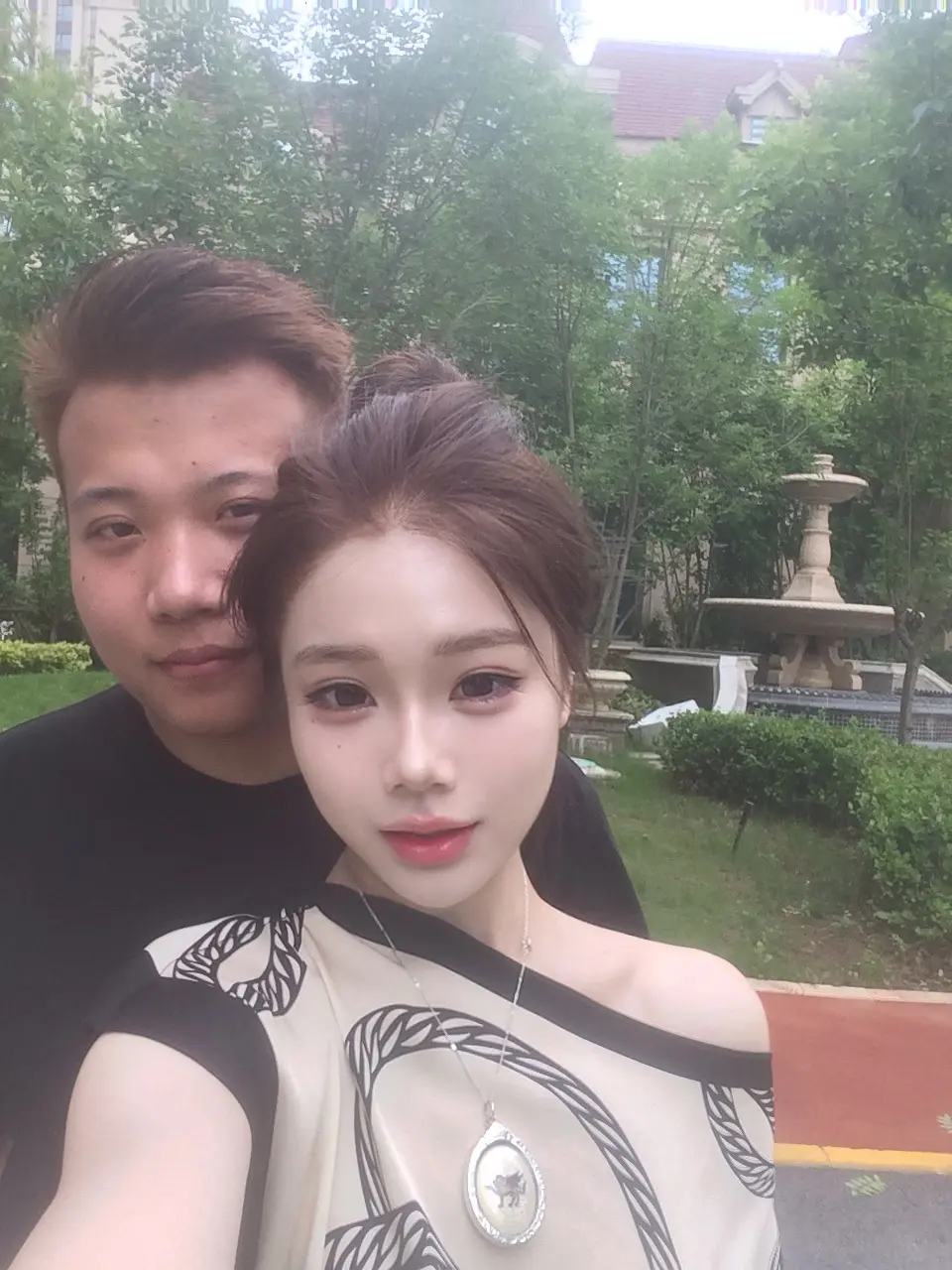 我觉得这个世界对你不好 我想拯救你 但我没有那么大本事可以改变很多规则...