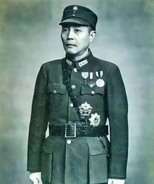 1933年，被派去“围剿红军”的钱大钧在火车上偶然碰见陈赓，不仅没捉他，还故意将