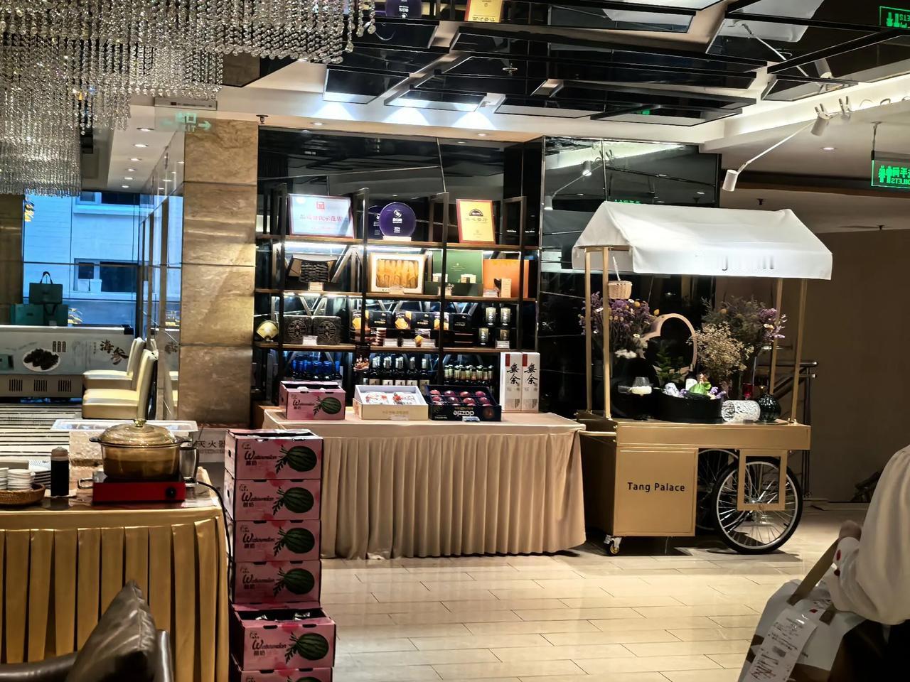 2025-7-18 北京市中心的唐宫海鲜舫简餐