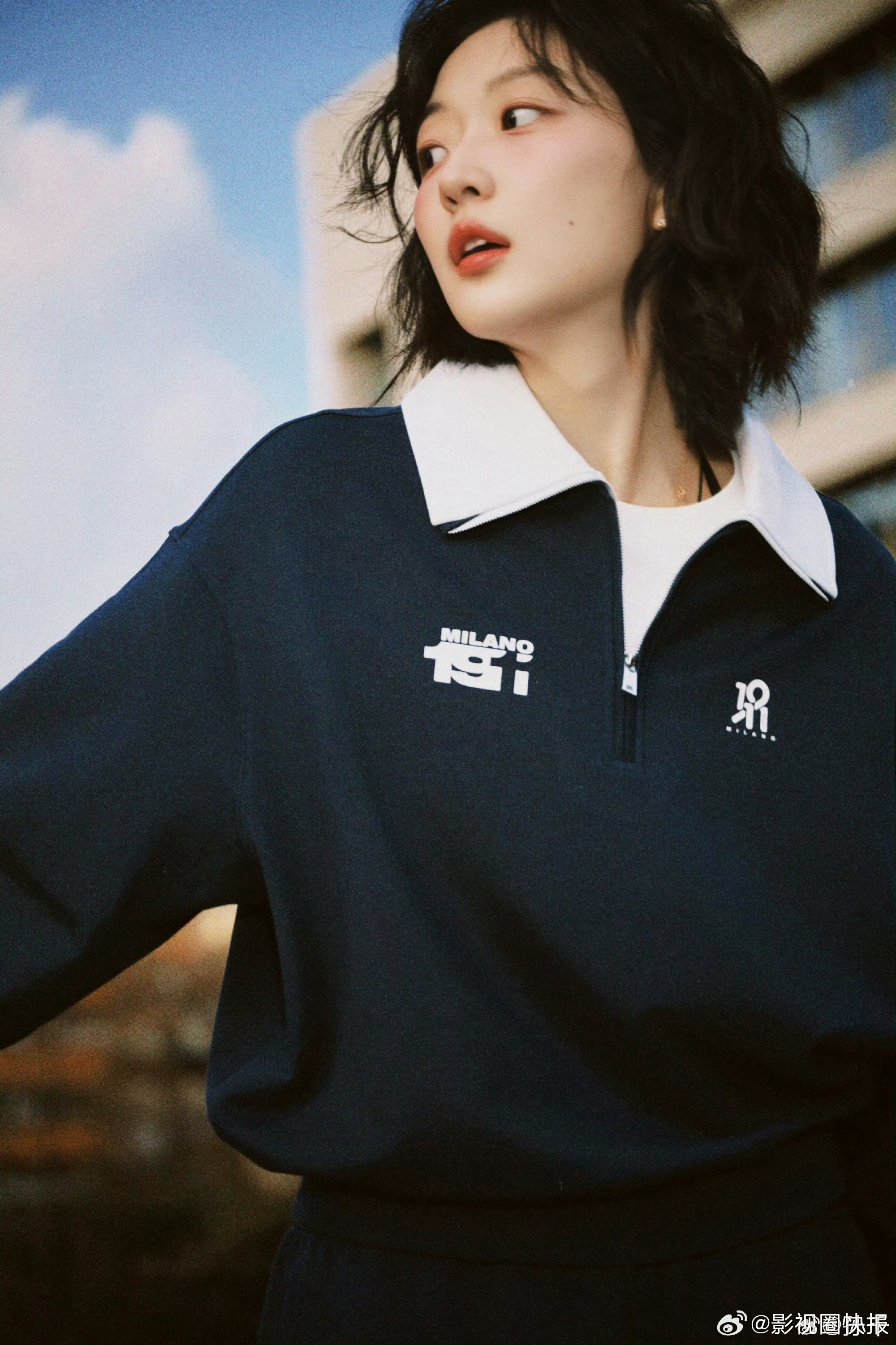 孙千快一点秀场见孙千双手插兜 孙千这是打算穿着运动装跑步进场么，秀场见，双手插兜