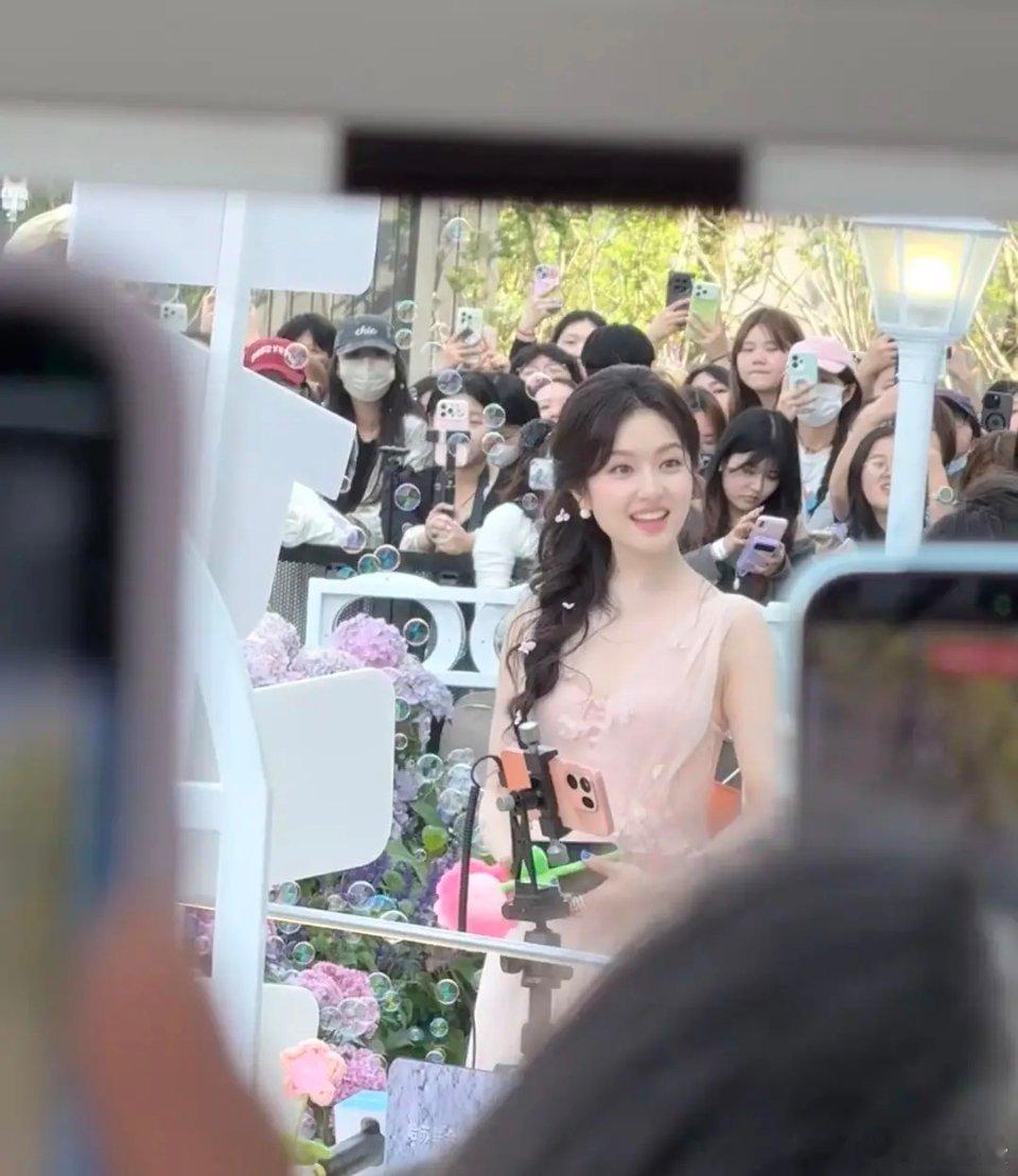 不演仙侠这体重其实还好，显得很有气色 