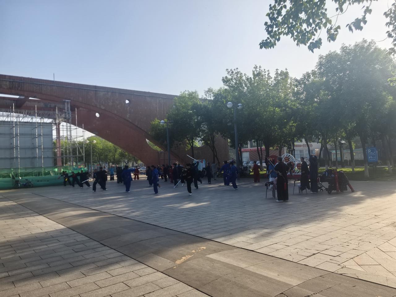 分享美丽瞬间街拍晨练的人们