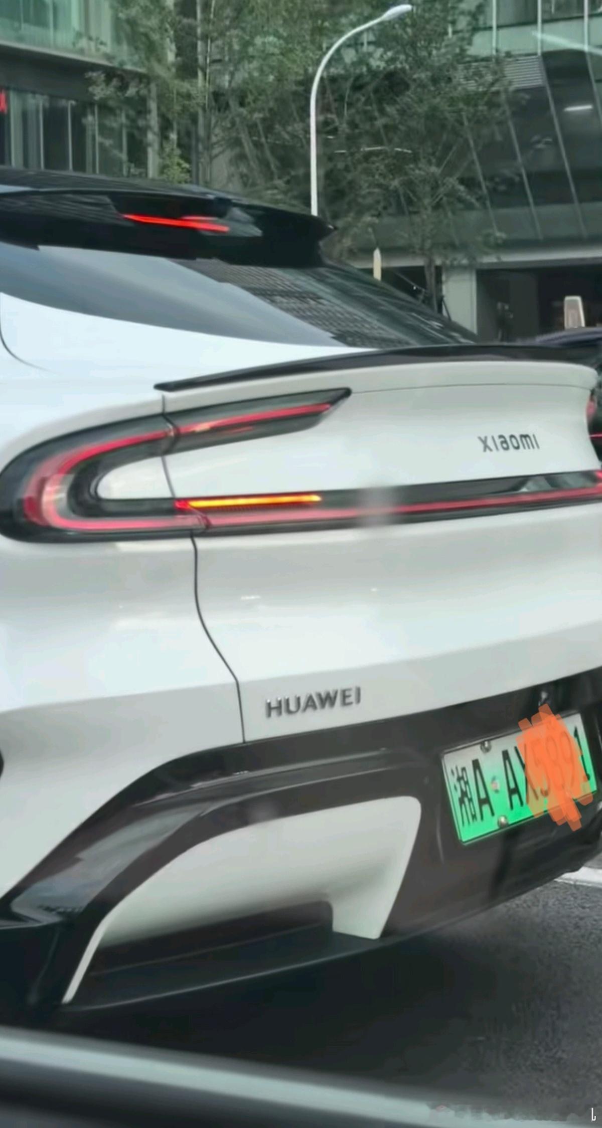 这是...小华汽车？ 