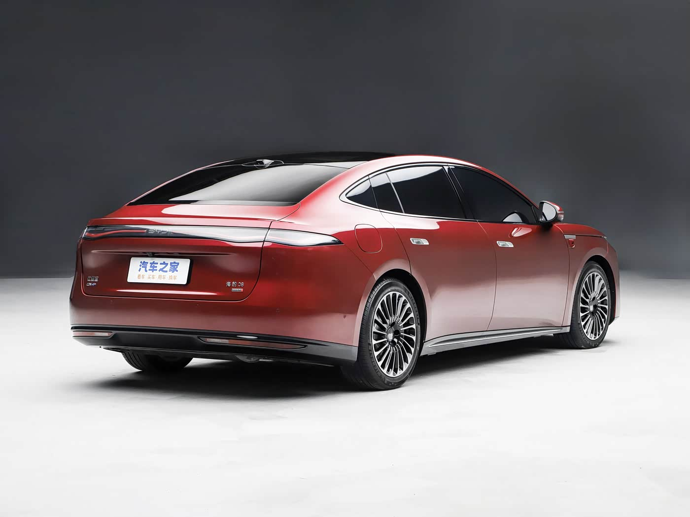 比亚迪海豹08首发，海洋网旗舰级中大型轿跑。 