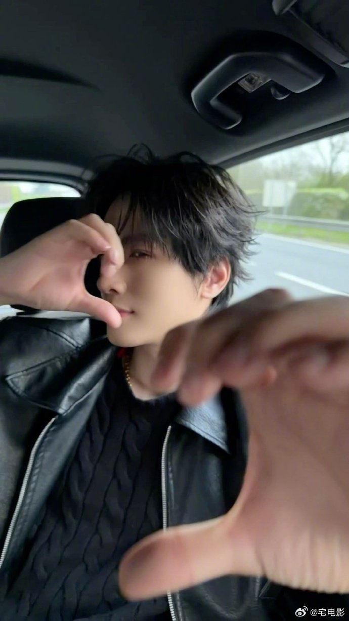 展轩拍的卢浮宫展轩的卢浮宫返图真的很治愈，画面干净舒服，看完心情都变好了。展轩镜